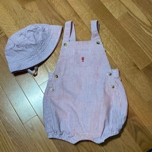 Matching hat with bubble set with lobster embroidery